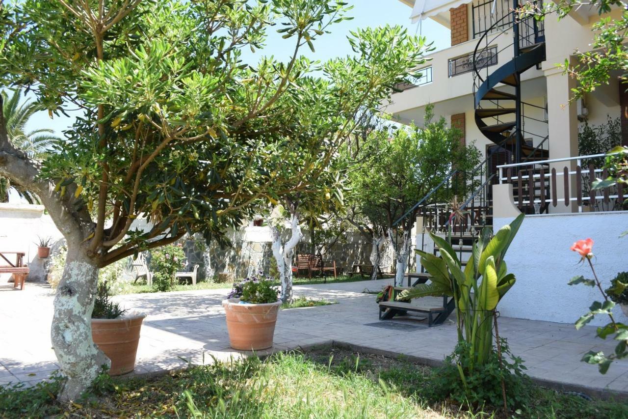 Modern Apartment With Garden Kíszamosz Kültér fotó